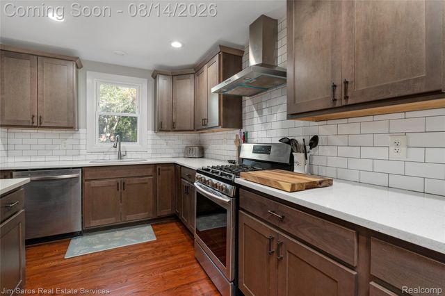 16845 Maumee Avenue, Grosse Pointe, MI 48230