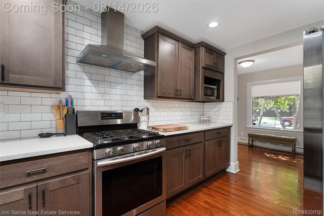 16845 Maumee Avenue, Grosse Pointe, MI 48230