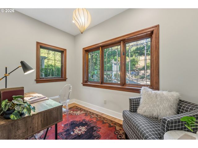 3148 Sw FAIRVIEW Blvd, Portland, OR 97205