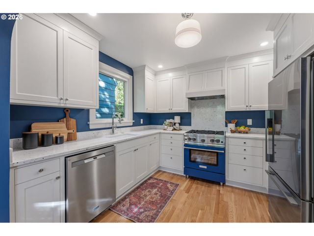 3148 Sw FAIRVIEW Blvd, Portland, OR 97205