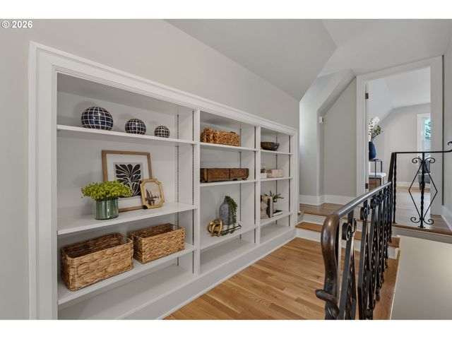 3148 Sw FAIRVIEW Blvd, Portland, OR 97205