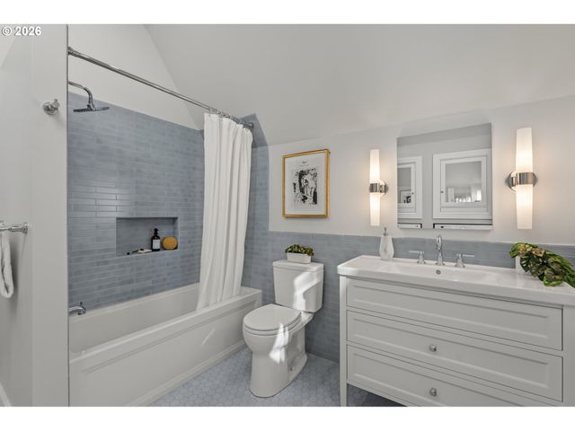 3148 Sw FAIRVIEW Blvd, Portland, OR 97205