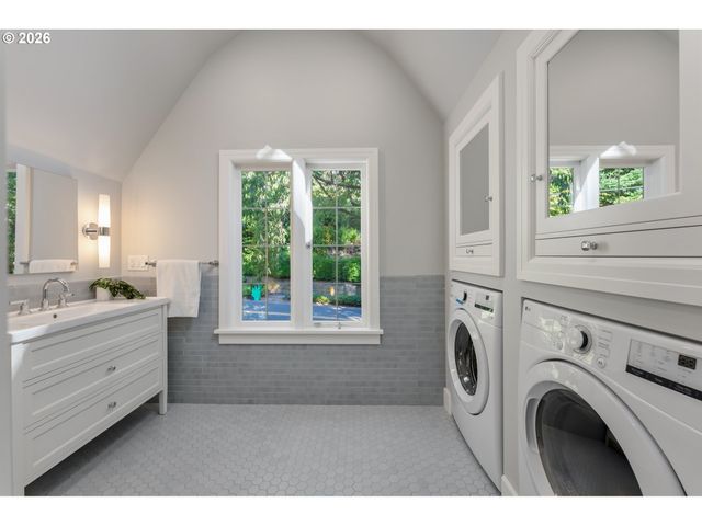 3148 Sw FAIRVIEW Blvd, Portland, OR 97205