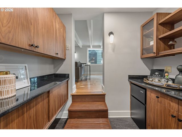 3148 Sw FAIRVIEW Blvd, Portland, OR 97205