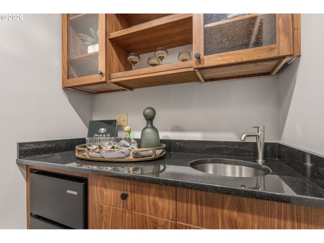 3148 Sw FAIRVIEW Blvd, Portland, OR 97205