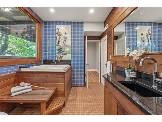 3148 Sw FAIRVIEW Blvd, Portland, OR 97205