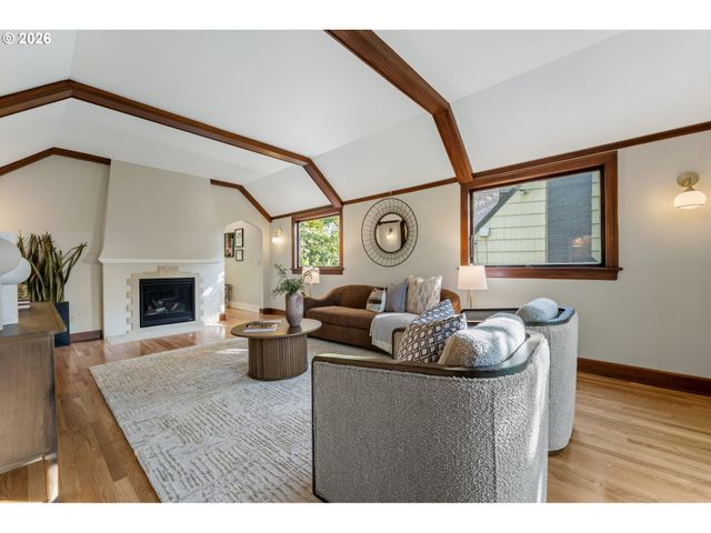 3148 Sw FAIRVIEW Blvd, Portland, OR 97205