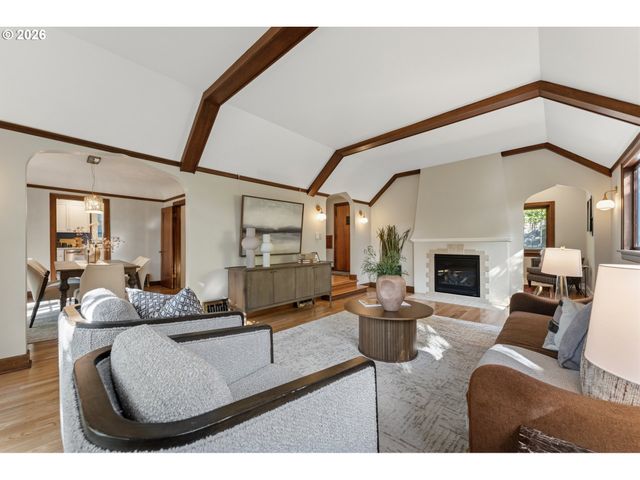 3148 Sw FAIRVIEW Blvd, Portland, OR 97205