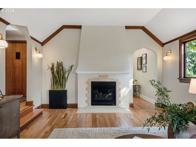 3148 Sw FAIRVIEW Blvd, Portland, OR 97205