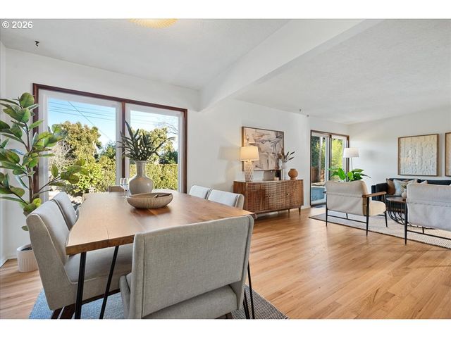 13705 Ne SACRAMENTO St, Portland, OR 97230