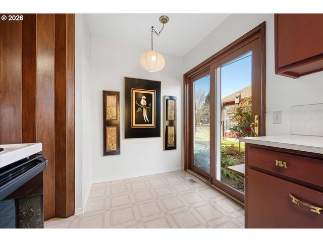 13705 Ne SACRAMENTO St, Portland, OR 97230