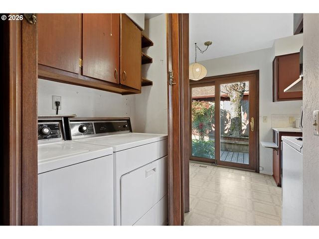 13705 Ne SACRAMENTO St, Portland, OR 97230