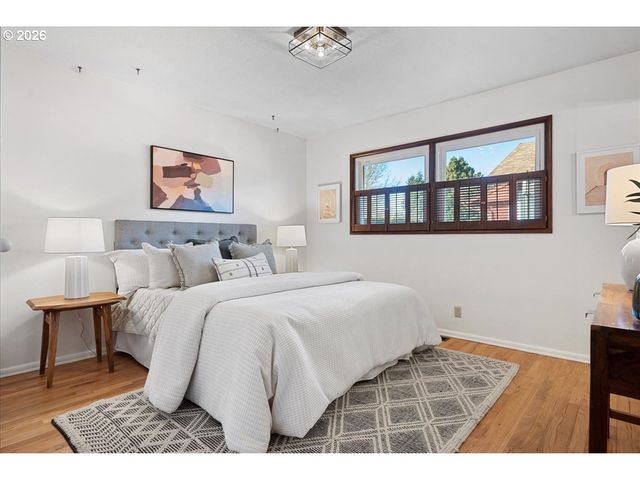 13705 Ne SACRAMENTO St, Portland, OR 97230