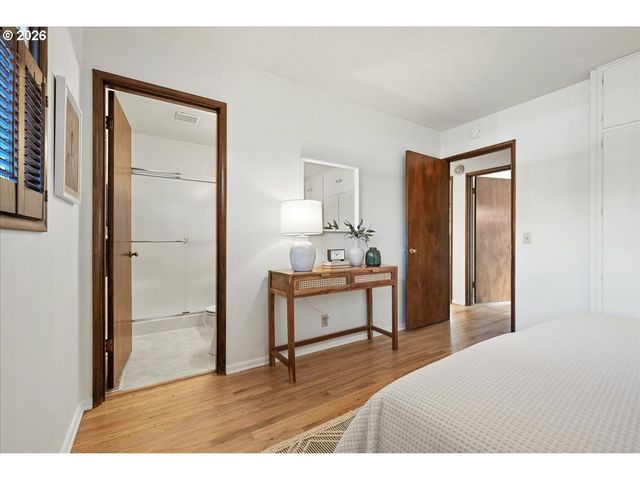 13705 Ne SACRAMENTO St, Portland, OR 97230