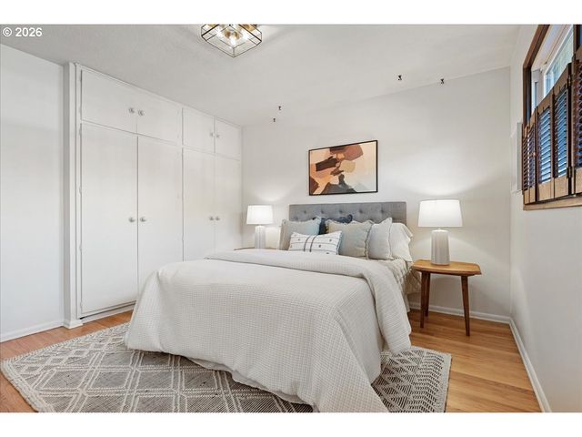 13705 Ne SACRAMENTO St, Portland, OR 97230