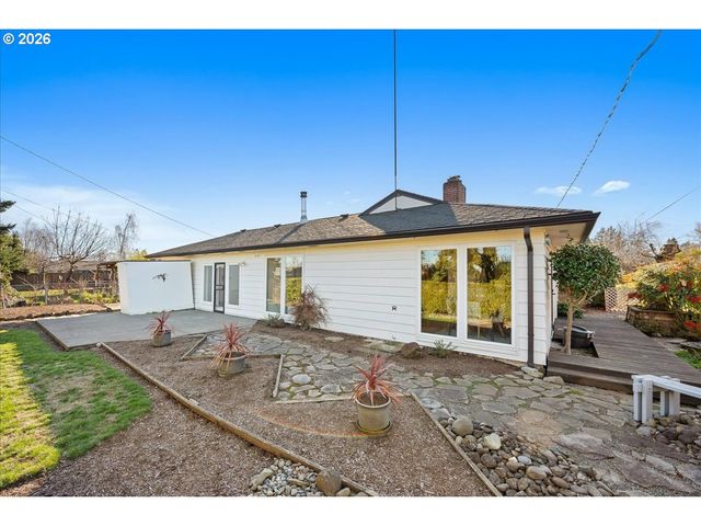 13705 Ne SACRAMENTO St, Portland, OR 97230