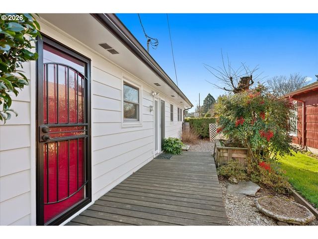 13705 Ne SACRAMENTO St, Portland, OR 97230