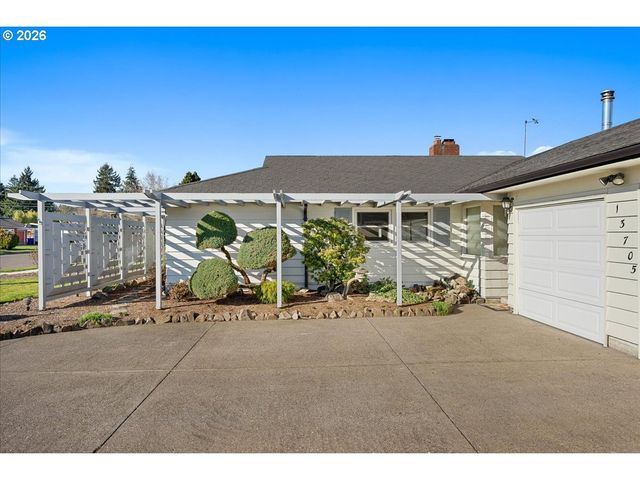13705 Ne SACRAMENTO St, Portland, OR 97230