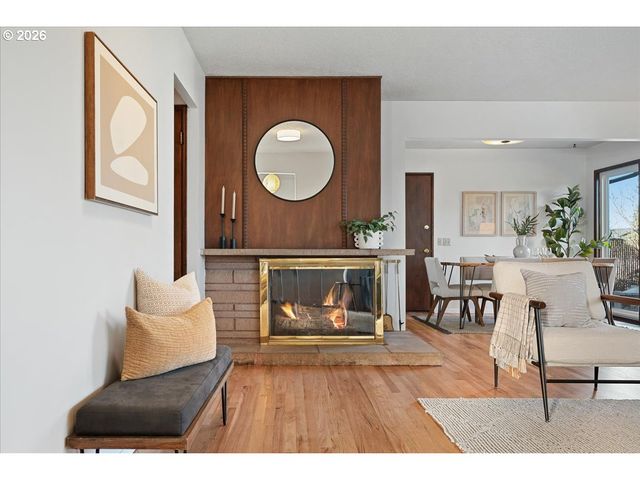 13705 Ne SACRAMENTO St, Portland, OR 97230