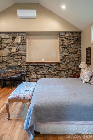 25 Mineral Springs Road, Asheville, NC 28805