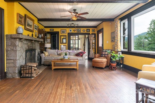 25 Mineral Springs Road, Asheville, NC 28805