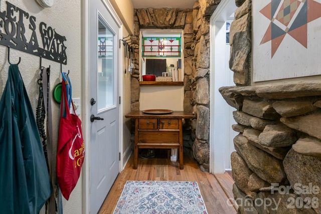 25 Mineral Springs Road, Asheville, NC 28805
