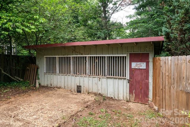 25 Mineral Springs Road, Asheville, NC 28805
