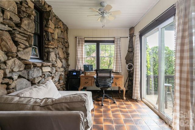 25 Mineral Springs Road, Asheville, NC 28805