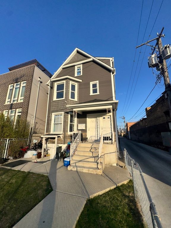5015 N Kimberly Avenue, Chicago, IL 60630