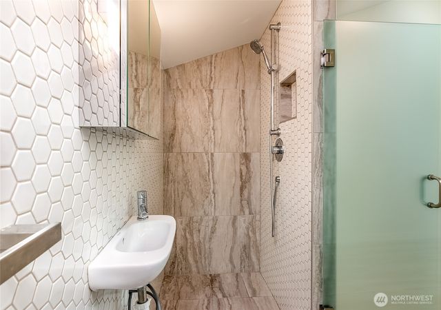 3855 21st Avenue SW, Seattle, WA 98106