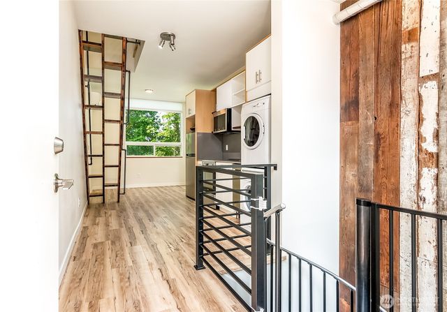 3855 21st Avenue SW, Seattle, WA 98106