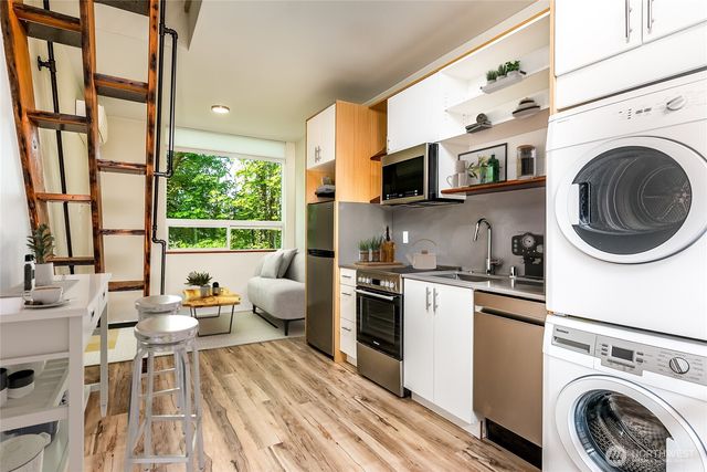 3855 21st Avenue SW, Seattle, WA 98106
