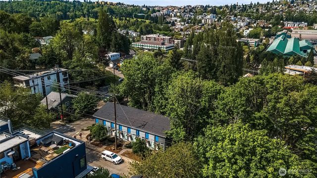 3855 21st Avenue SW, Seattle, WA 98106