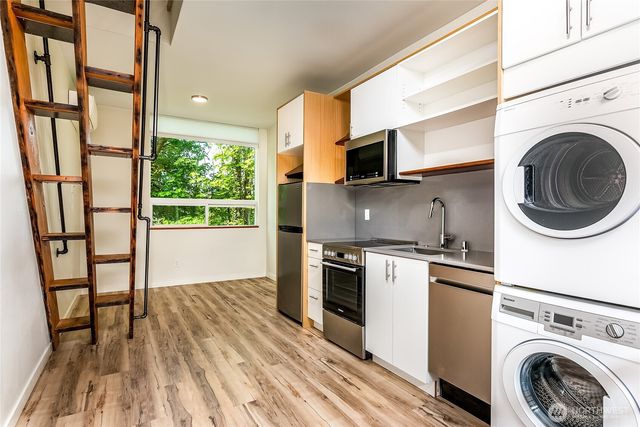 3855 21st Avenue SW, Seattle, WA 98106