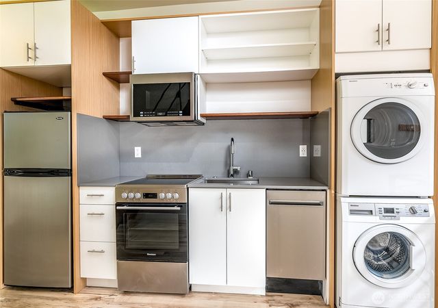 3855 21st Avenue SW, Seattle, WA 98106