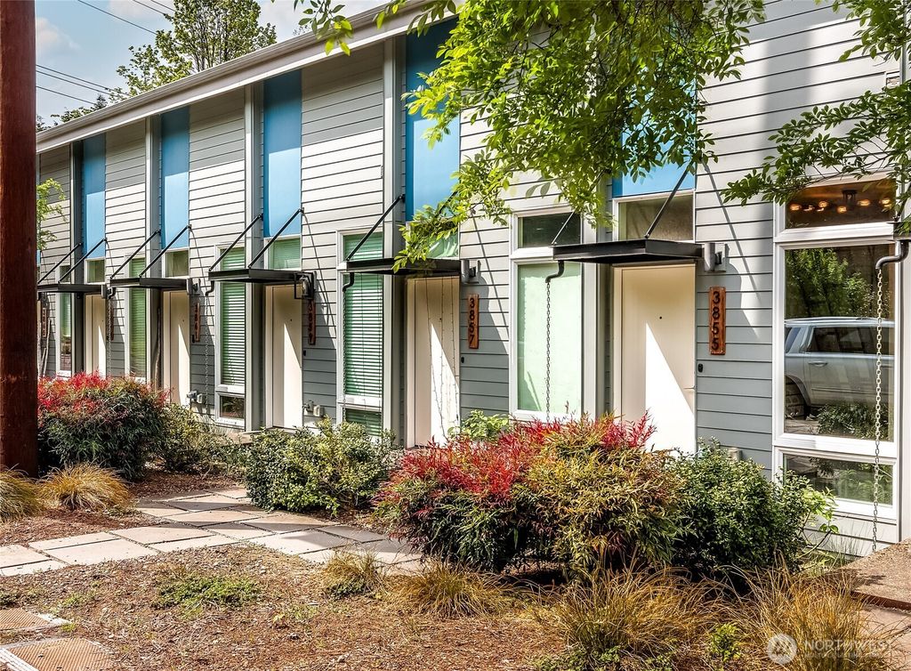 3855 21st Avenue SW, Seattle, WA 98106