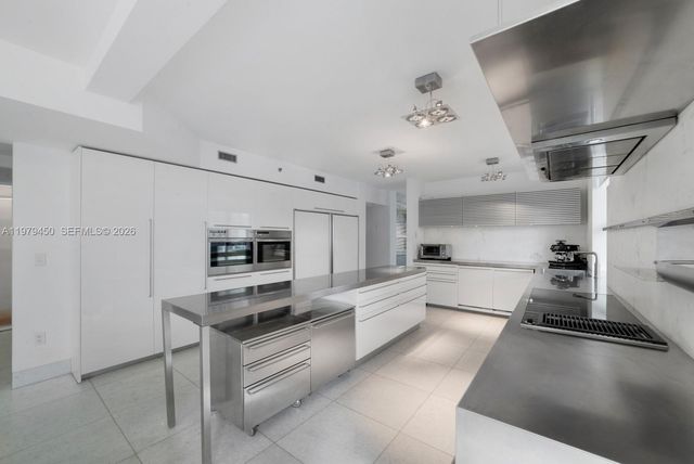 5801 Collins Avenue 1200, Miami Beach, FL 33140