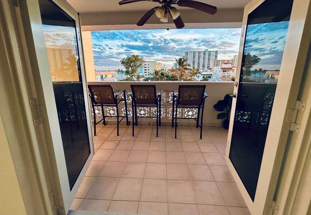 320 S Surf Road 402, Hollywood, FL 33019