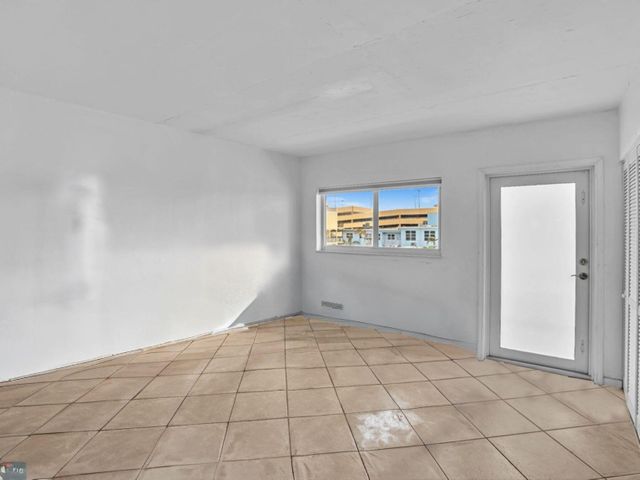 320 S Surf Road 402, Hollywood, FL 33019