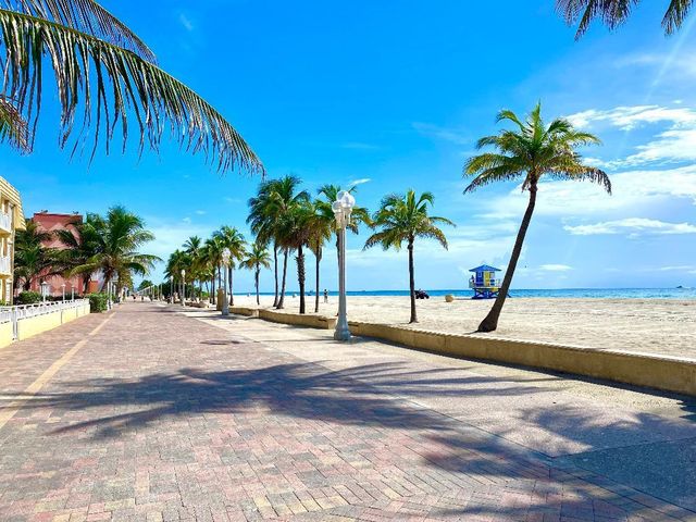 320 S Surf Road 402, Hollywood, FL 33019