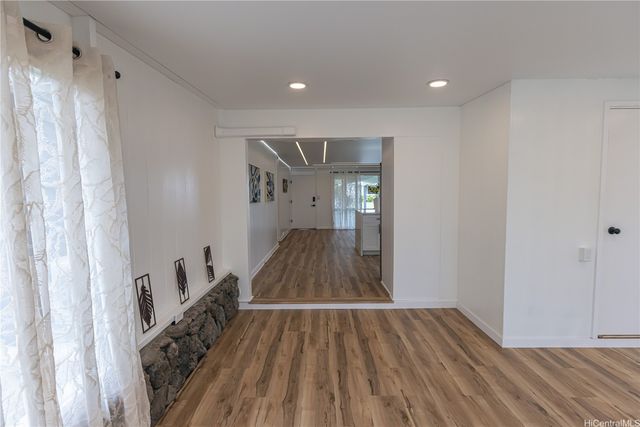 526 Ulumawao Street, Kailua, HI 96734