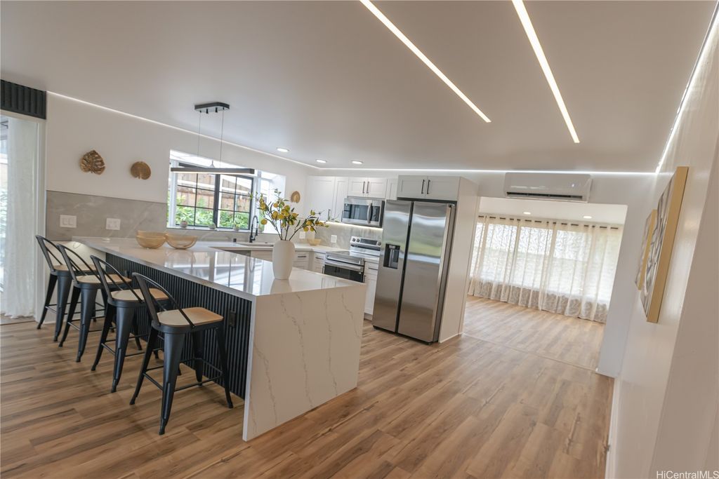 526 Ulumawao Street, Kailua, HI 96734