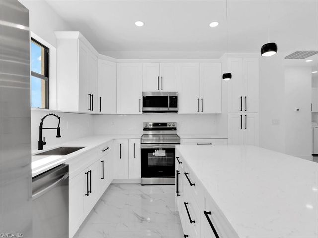 3417 8th ST SW, Lehigh Acres, FL 33976