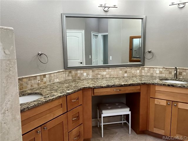 9344 S Deer Park Drive, Homosassa, FL 34446