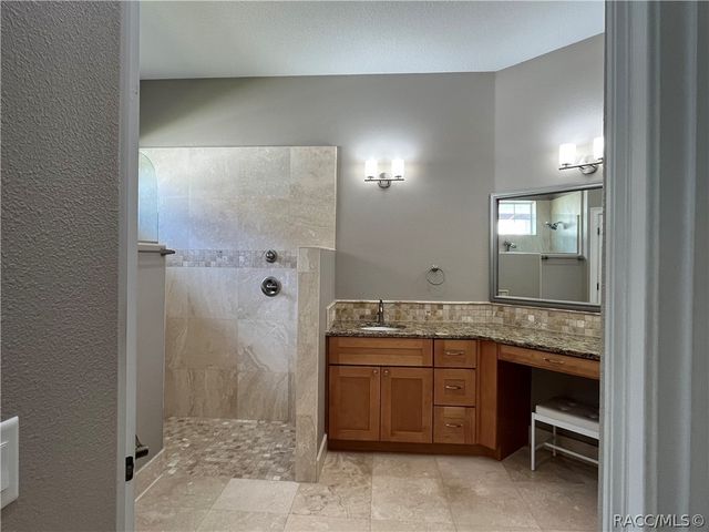 9344 S Deer Park Drive, Homosassa, FL 34446