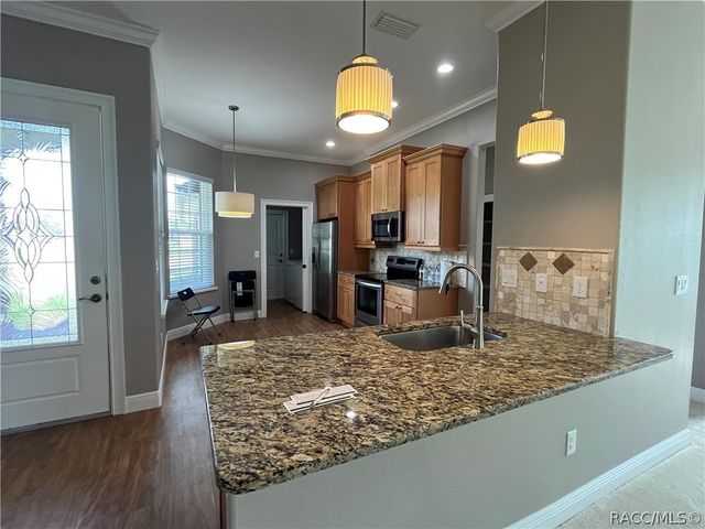 9344 S Deer Park Drive, Homosassa, FL 34446