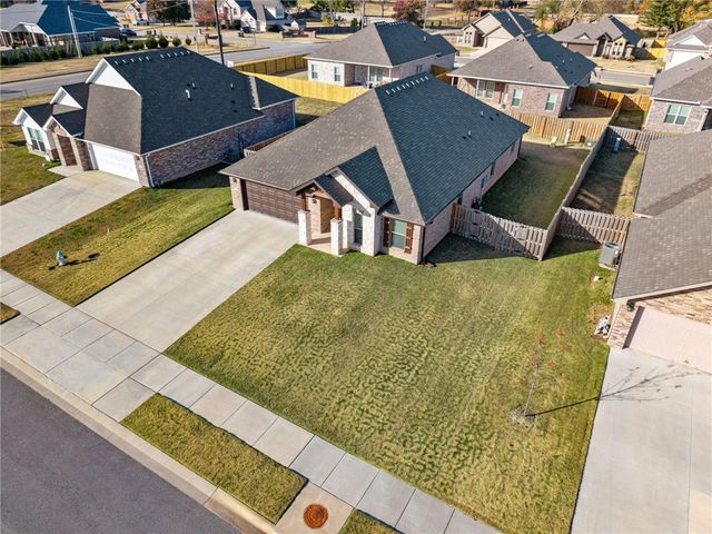 5558 Clear Springs Avenue, Springdale, AR 72762