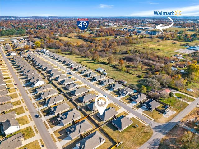 5558 Clear Springs Avenue, Springdale, AR 72762