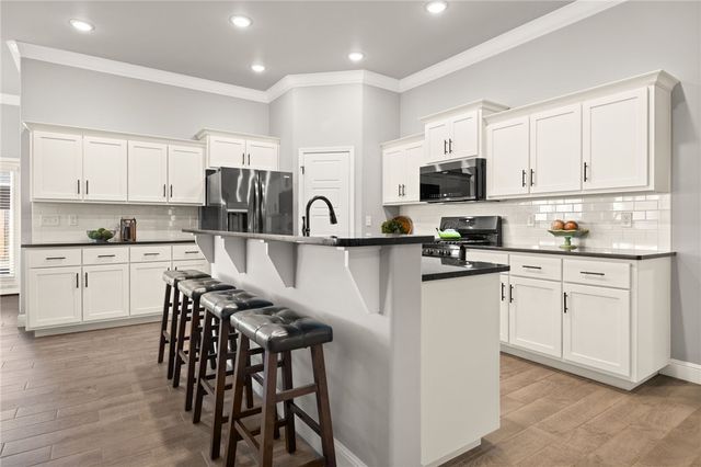 5558 Clear Springs Avenue, Springdale, AR 72762