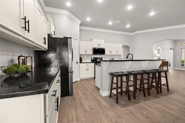 5558 Clear Springs Avenue, Springdale, AR 72762